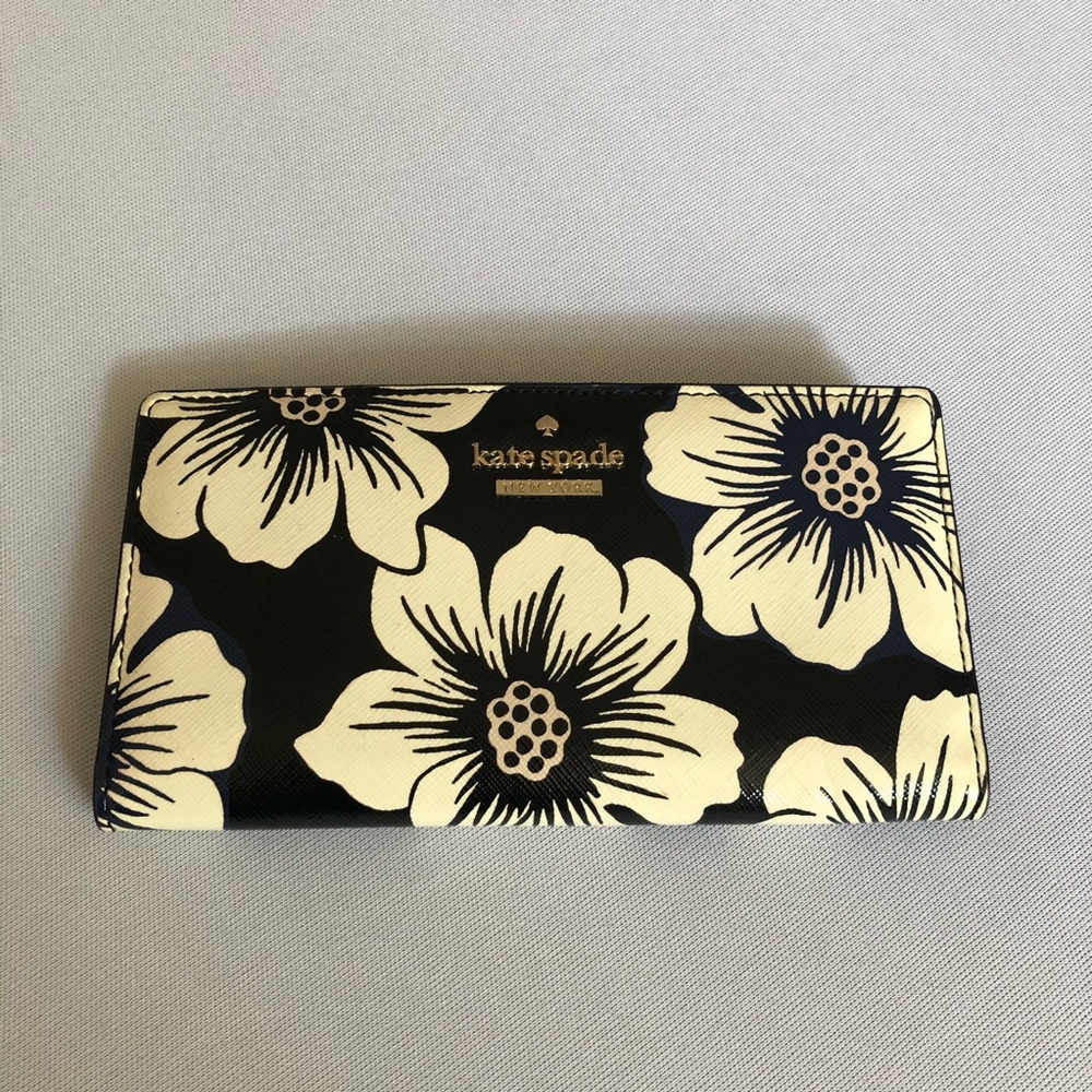 Kate Spade ♠️ rare floral snap tab wallet